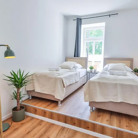 Nuvana Moderne 3-zimmer Mit Balkon, Arbeitsplatz & 10min Zur Innenstadt Апартаменты