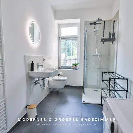 Nuvana Moderne 3-zimmer Mit Balkon, Arbeitsplatz & 10min Zur Innenstadt Appartement *