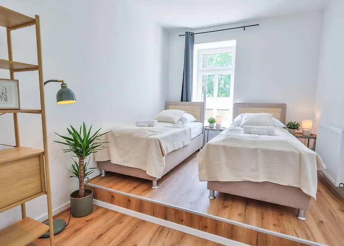Nuvana Moderne 3-zimmer Mit Balkon, Arbeitsplatz & 10min Zur Innenstadt 公寓