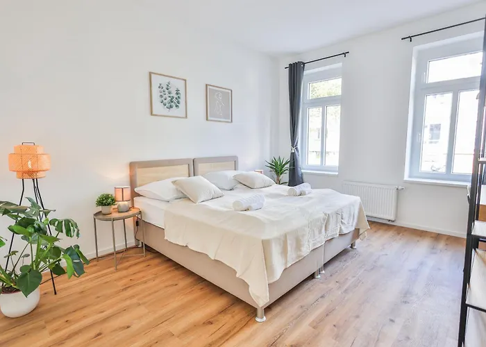 Nuvana Moderne 3-zimmer Mit Balkon, Arbeitsplatz & 10min Zur Innenstadt Lägenhet *